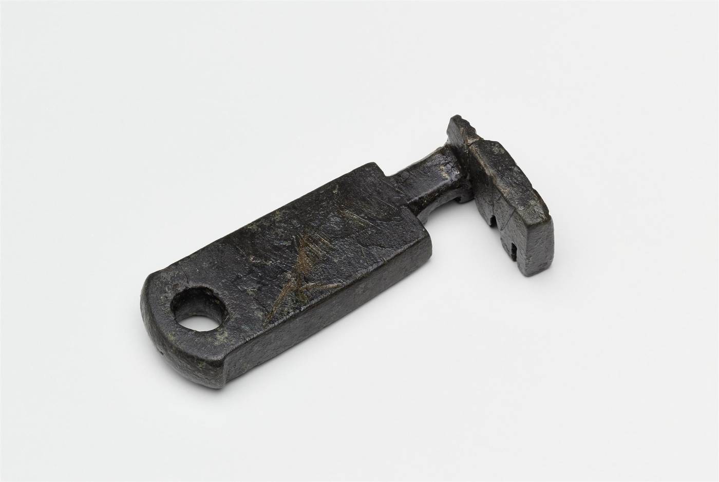 UNBEKANNT (Person), Fallriegelschlüssel (Gerät, Mobiliar, Schlüssel), Römische Kaiserzeit, Inv.-Nr. ARCH_2203-2013
